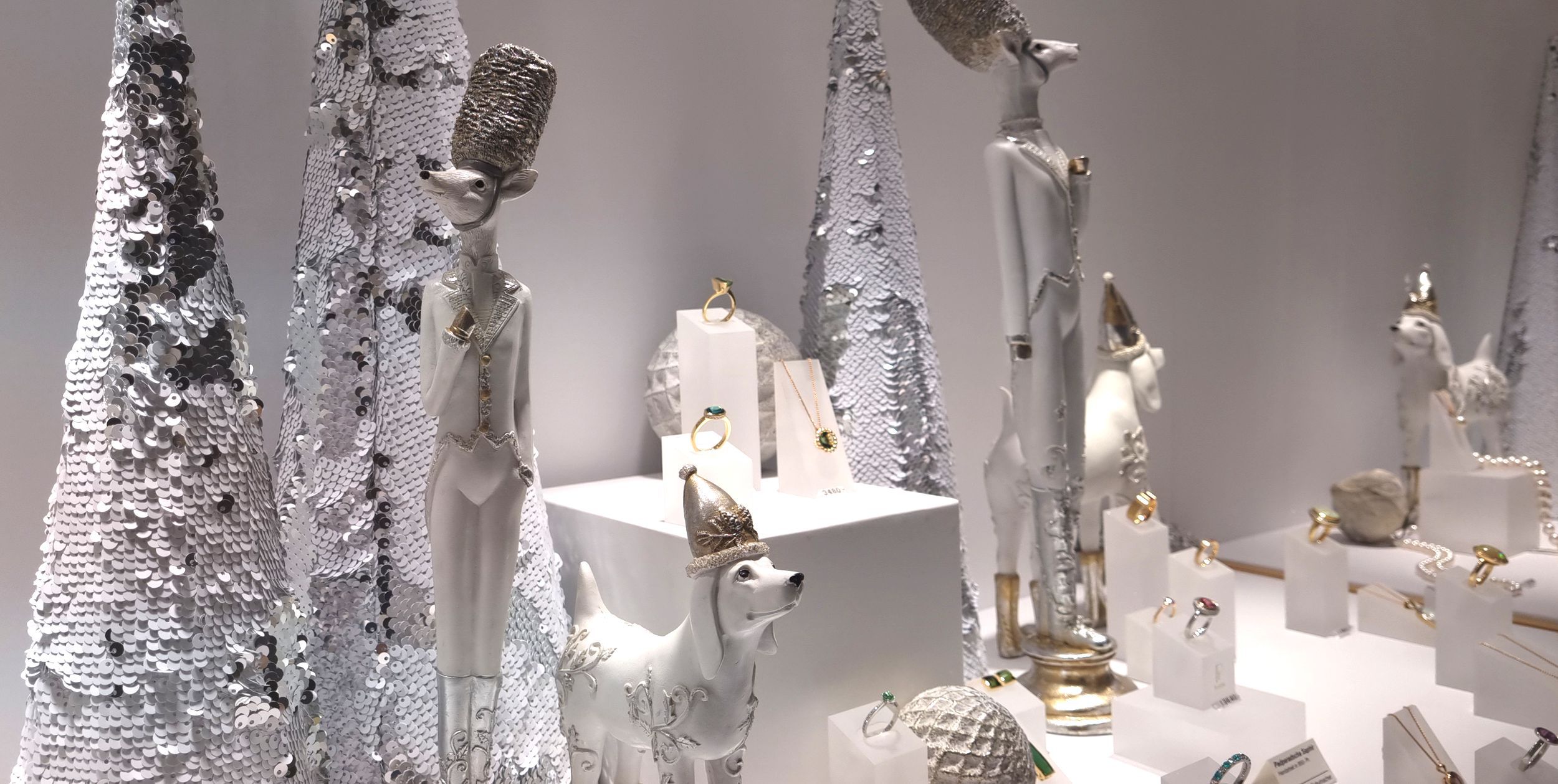 Schoene und Frohe Weihnachten wuenscht Juwelier Schumacher die Schmuckmanufaktur